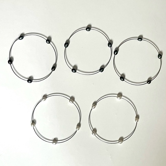 Nordstrom silver bangle bracelet set of 5 gray & white pearls - Picture 8 of 13